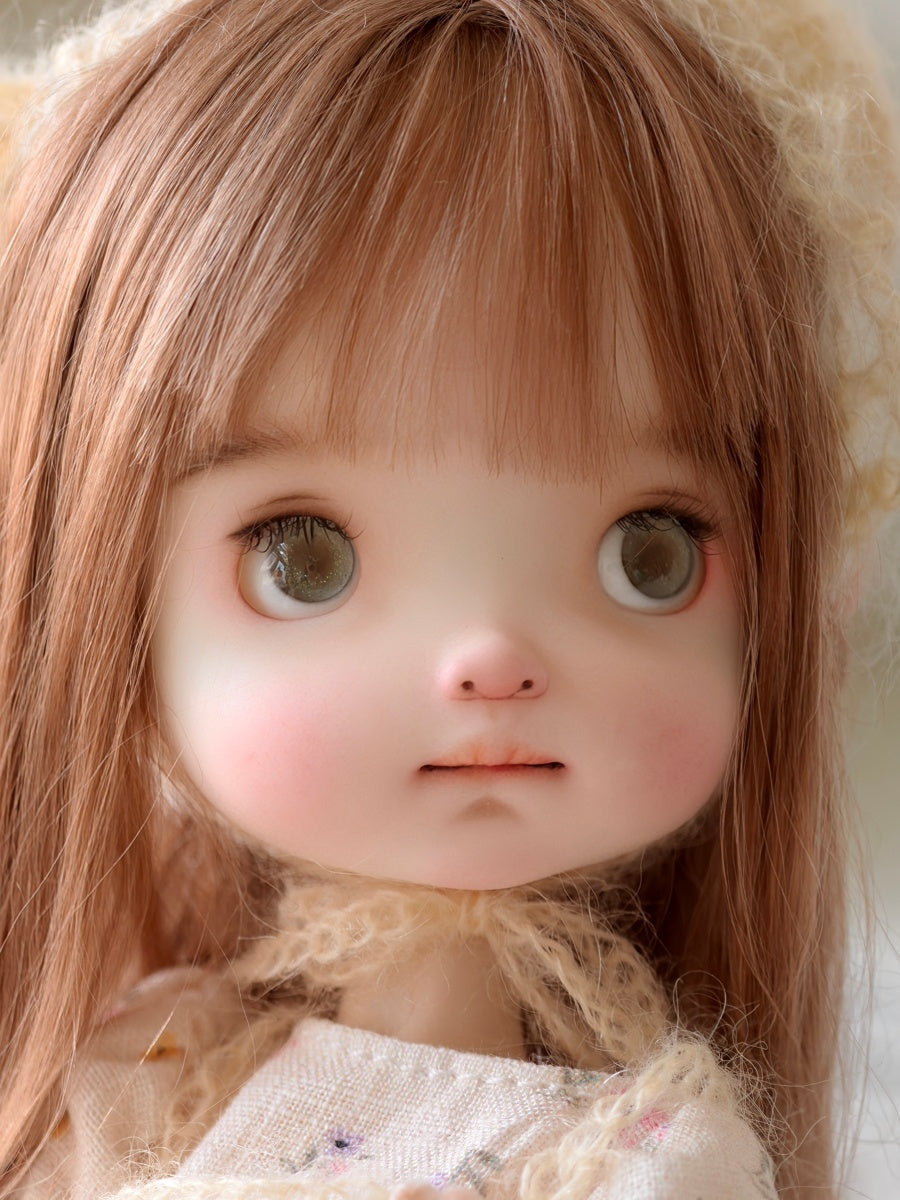 Pip Custom 1/6 BJD OOAK Pouty Cute Doll Close-up | ToastDoll