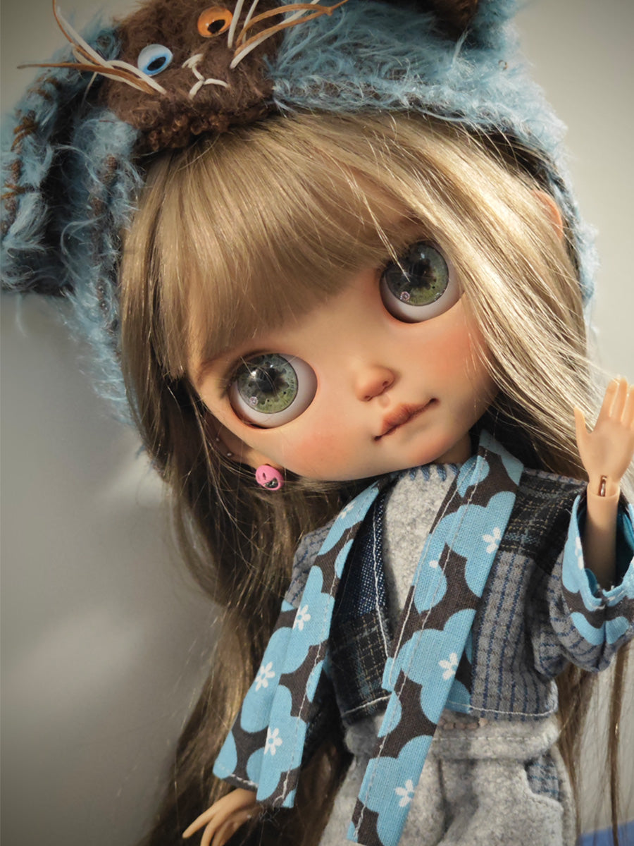 OOAK Custom Blythe Doll For Commission, Pursed Lips Cutie