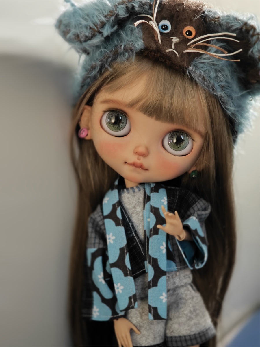 OOAK Custom Blythe Doll For Commission, Pursed Lips Cutie
