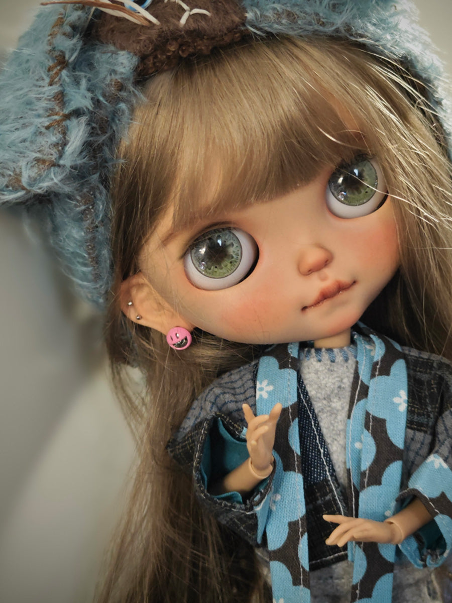 OOAK Custom Blythe Doll For Commission, Pursed Lips Cutie