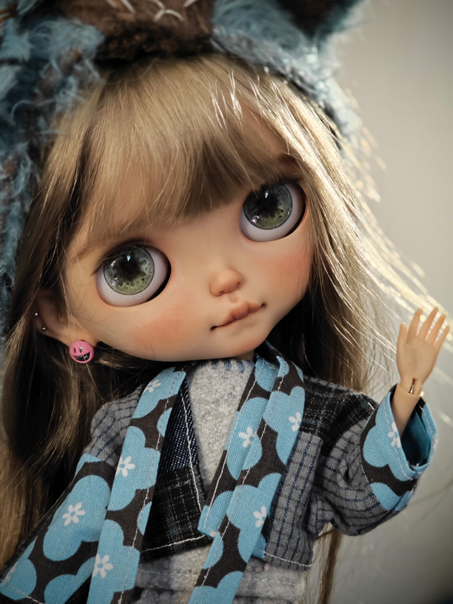 OOAK Custom Blythe Doll For Commission, Pursed Lips Cutie