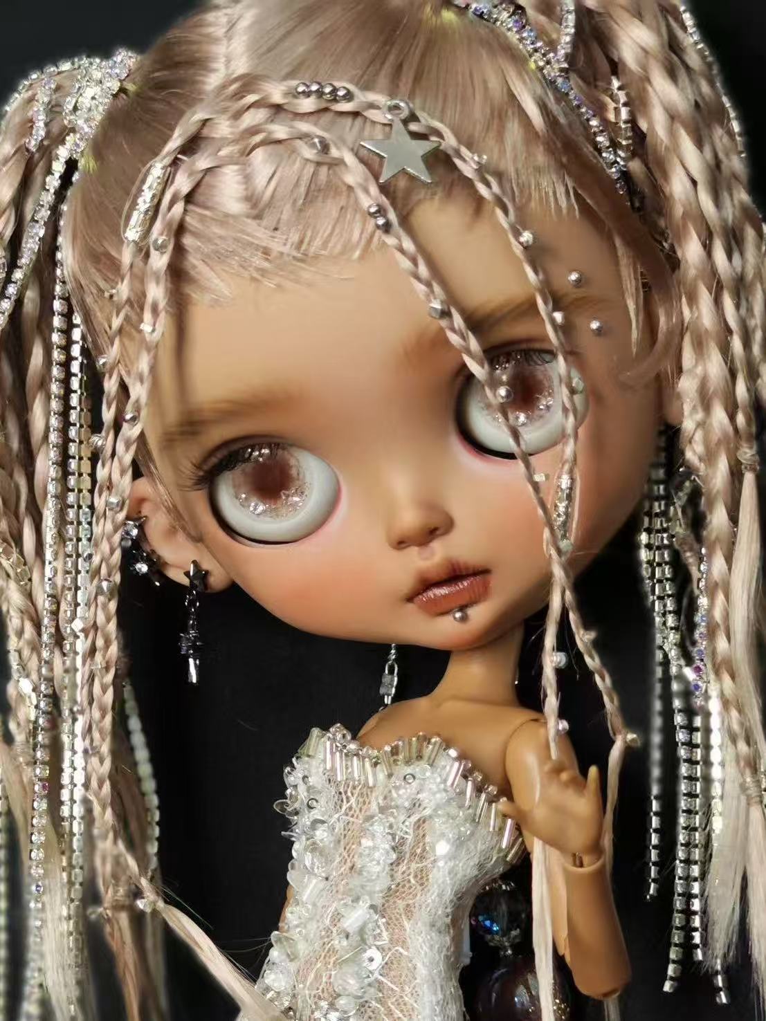 Stella Custom Blythe OOAK - Fancy Tan Doll - ToastDoll