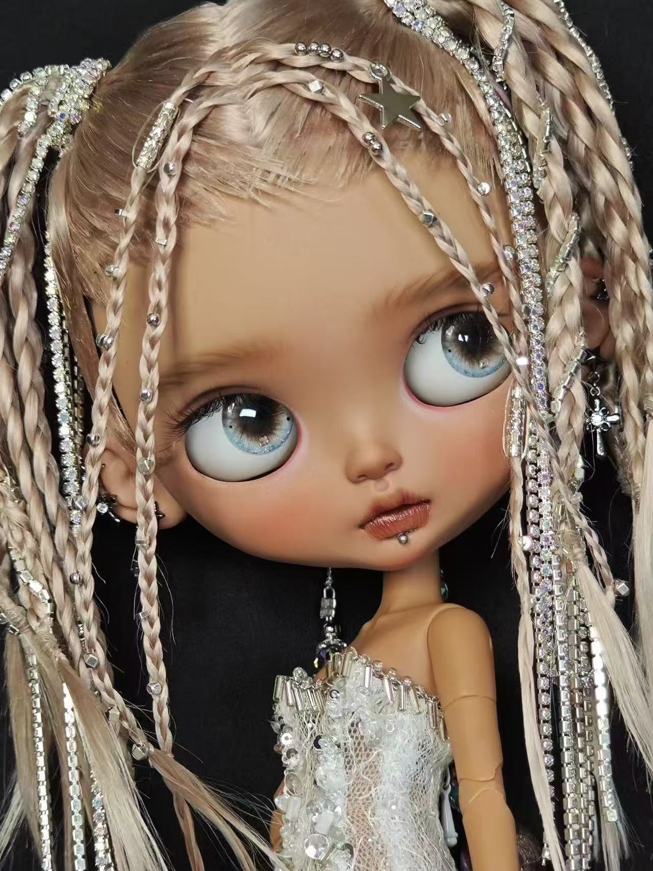 Stella Custom Blythe OOAK - Fancy Tan Doll - ToastDoll