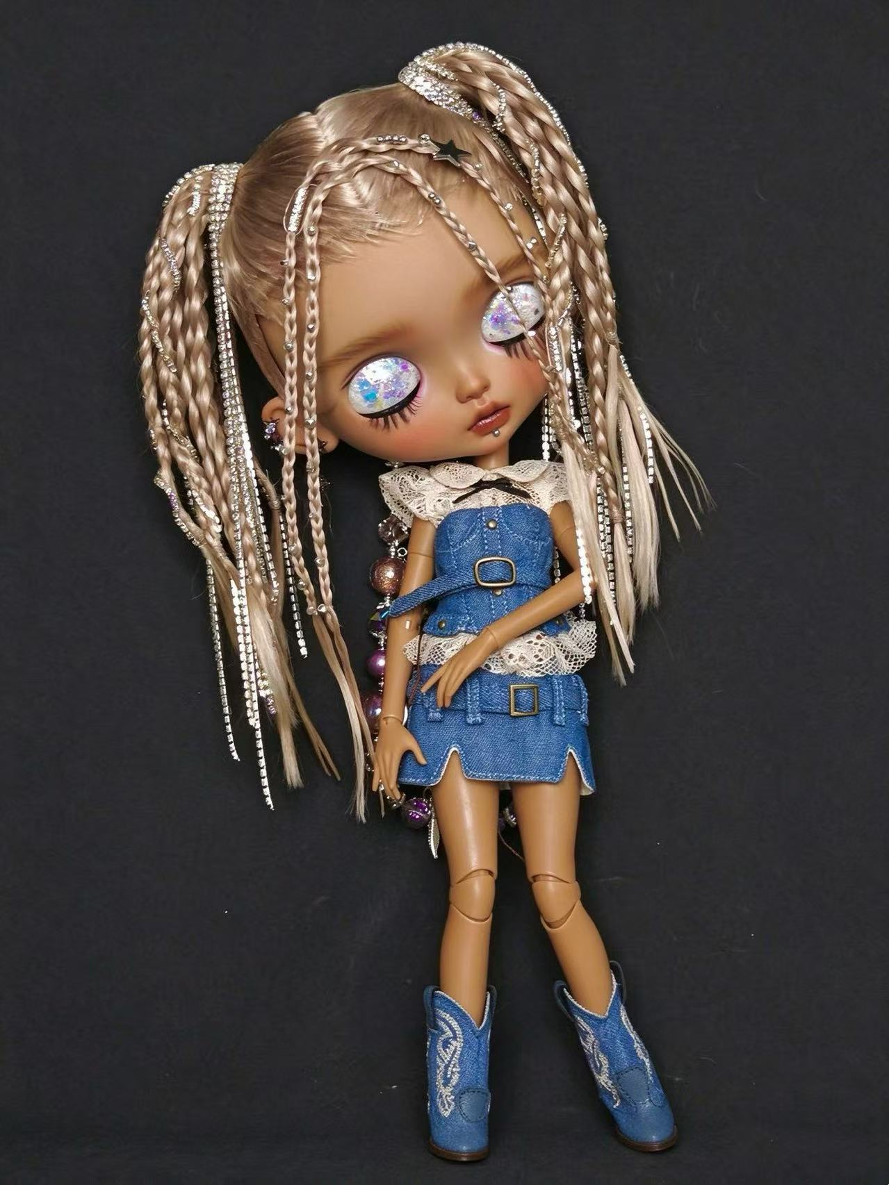 Stella Custom Blythe OOAK - Fancy Tan Doll - ToastDoll