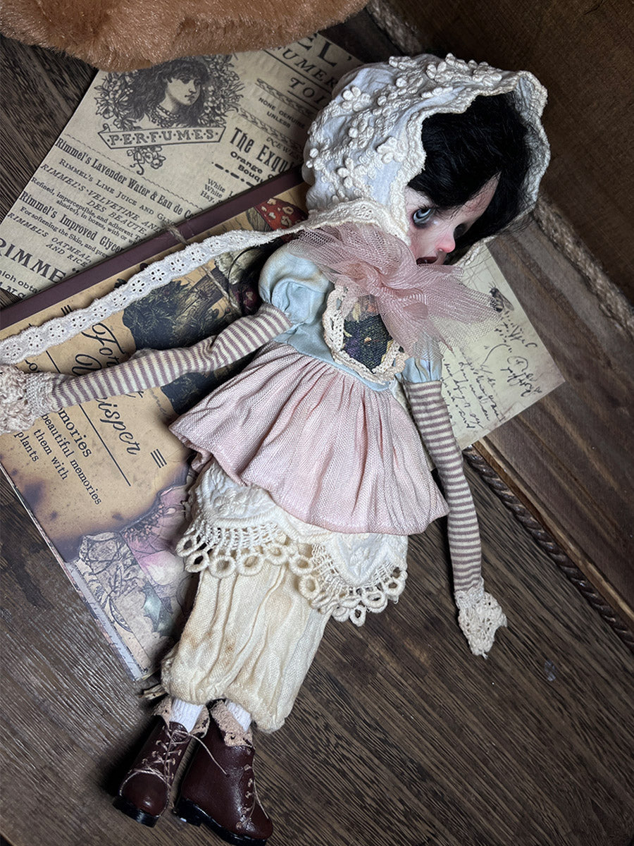Distressed Tea-stained Blythe BJD Outfit On Doll Display | ToastDoll