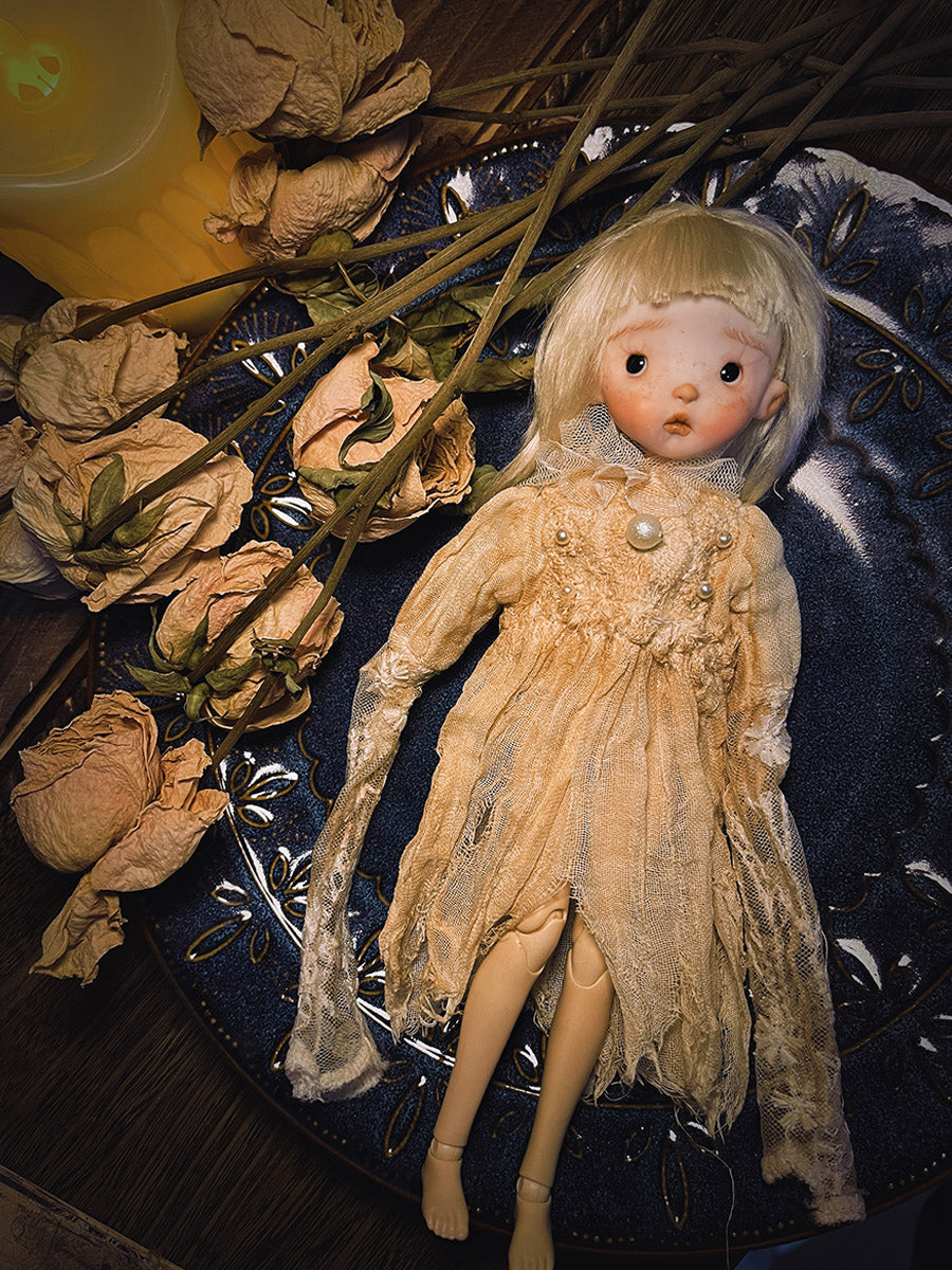 Antiqued Pearl Blythe Dress | ToastDoll