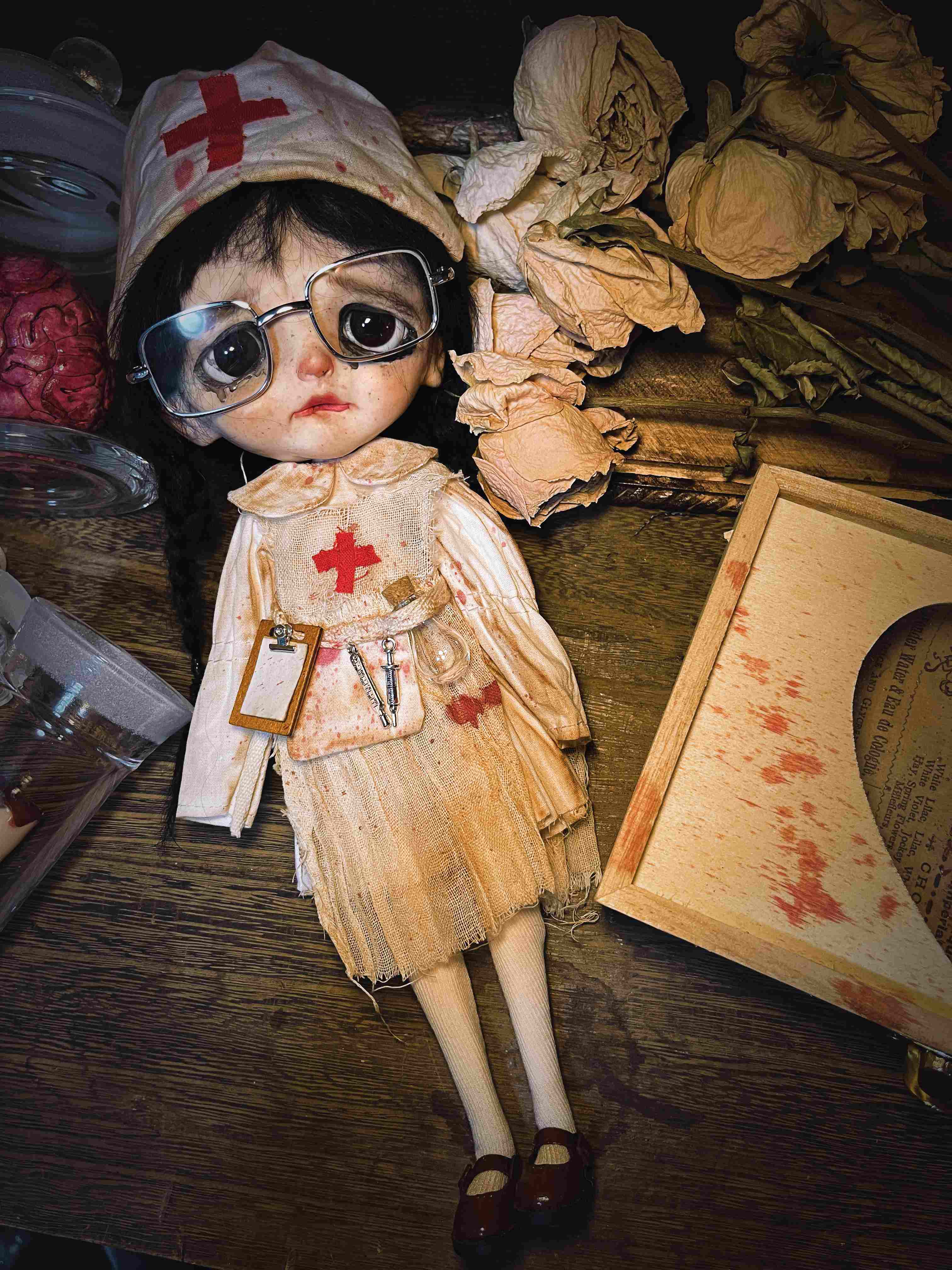Bloodstained Aged Nurse Blythe Outfit | ToastDoll