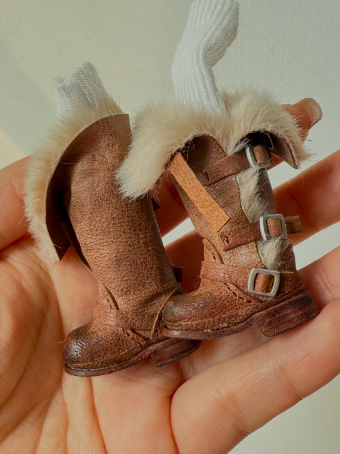 Handmade Shoes for Blythe/Obitsu, Multi Way Adjustable Shearling Boots