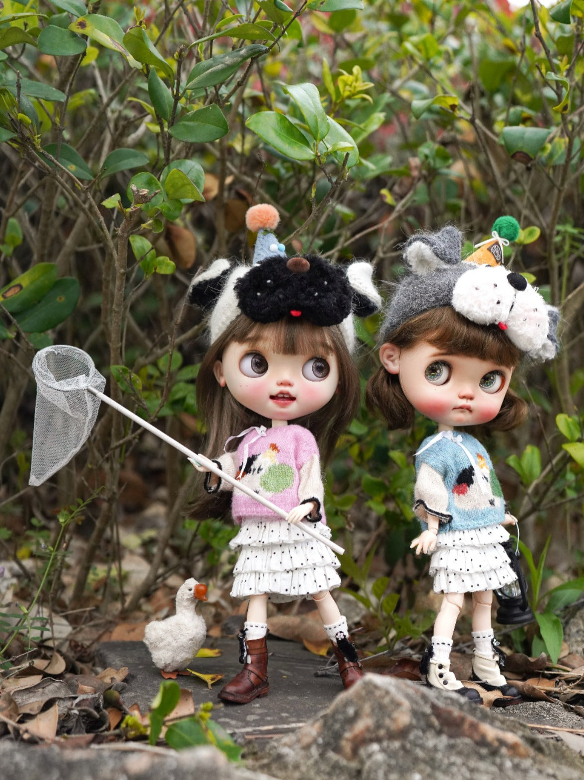 Puppy Sweater Tiered Dress Blythe Outfit On Doll Display | ToastDoll