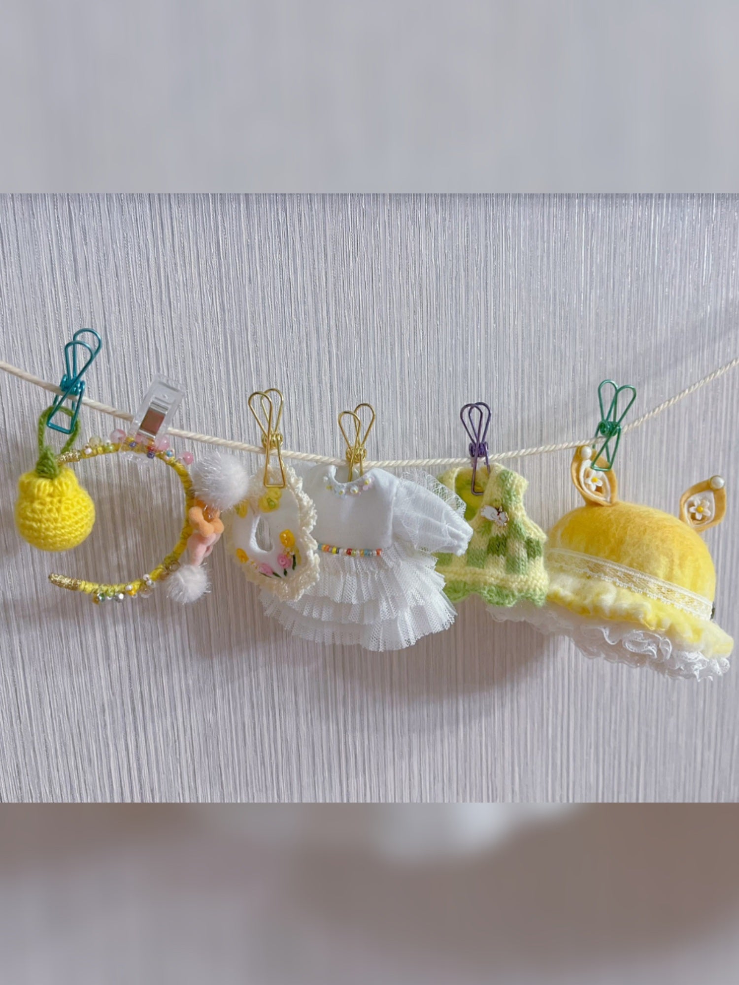 Candy Colored Knit Vest Dress OB11 Yellow Outfit Detail | ToastDoll