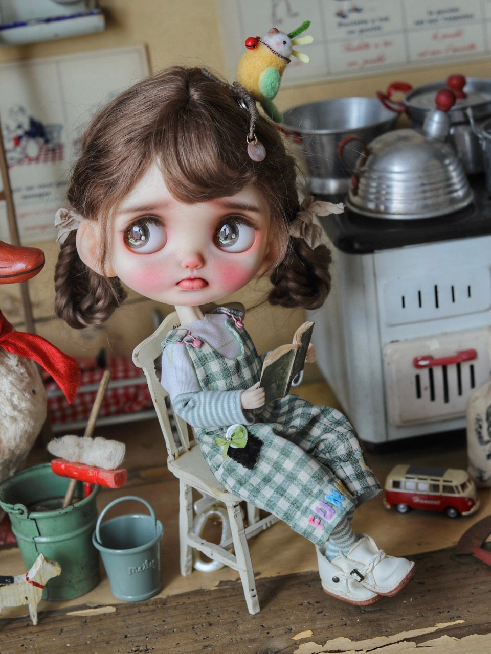 Green Chirpy Sister Blythe BJD Outfit On Doll Display | ToastDoll