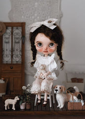 White Antique Blythe Outfit On Doll Display | ToastDoll