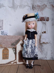 Pansy Embroidered Blythe BJD Set On Doll Display | ToastDoll