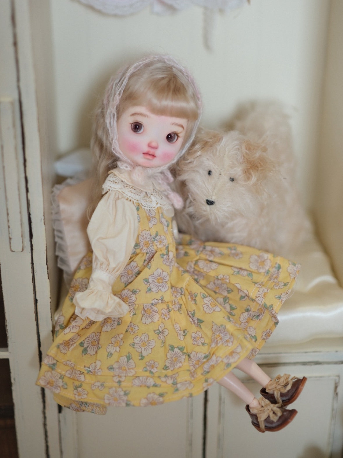 Vintage Floral Blythe 1/6 BJD Yellow Dress Sitting Pose | ToastDoll