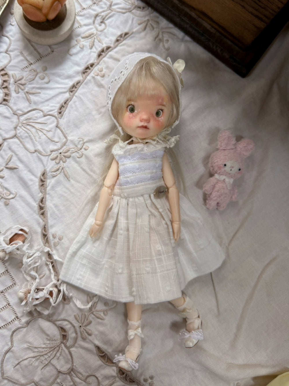 White Lace Blythe 1/6 BJD Dress Set Full Body View | ToastDoll