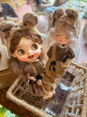 Brown Chestnut Blythe BJD Set On Doll Display | Toastdoll