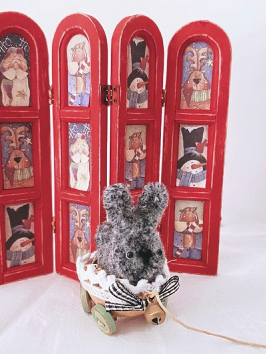 Handmade Doll Miniature Props for BJD/Blythe,  Bunny with Walnut Shell Car