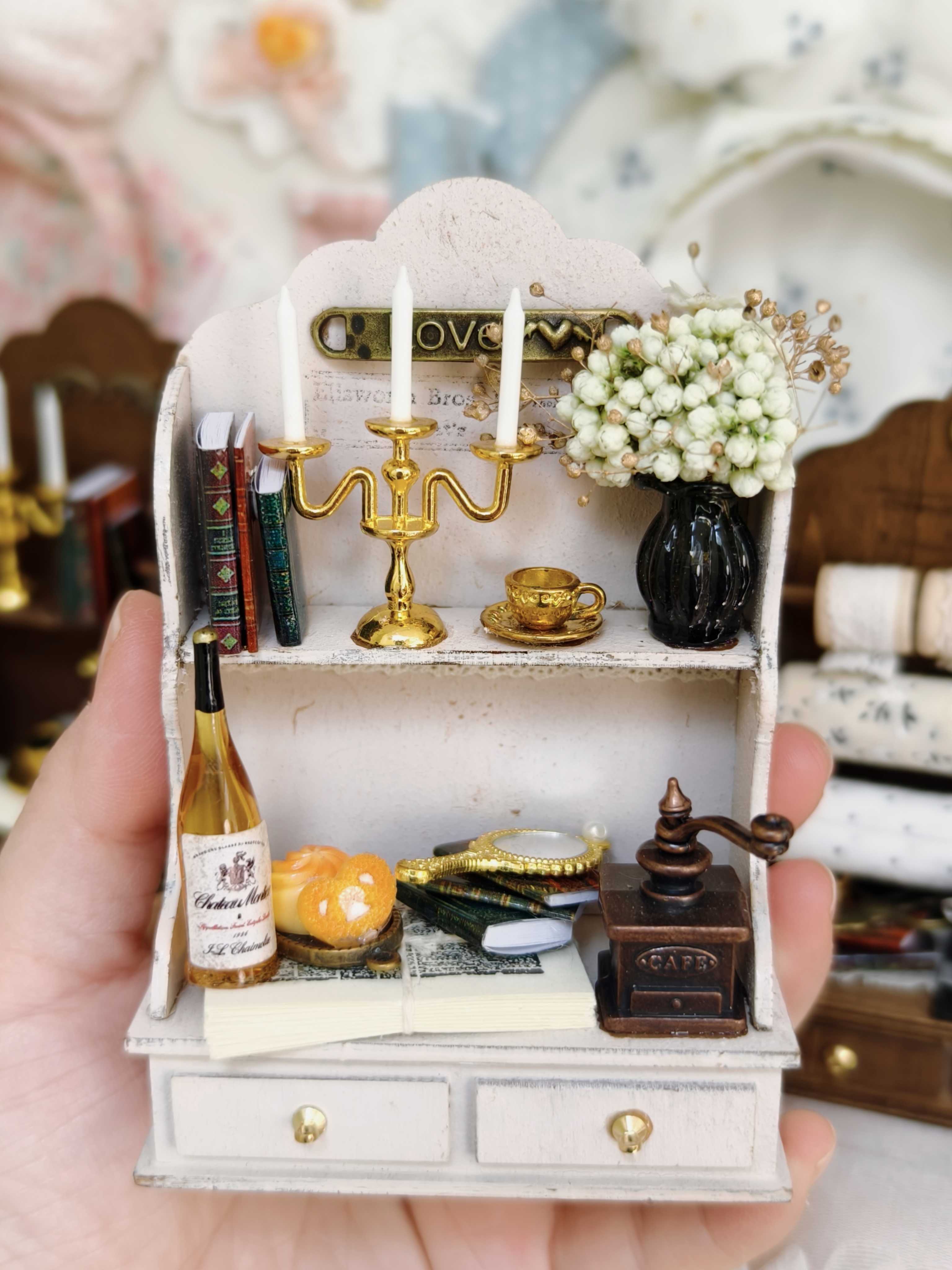 1/6 1/12 Scale Miniature Dollhouse Display Shelf with Mini Trinkets