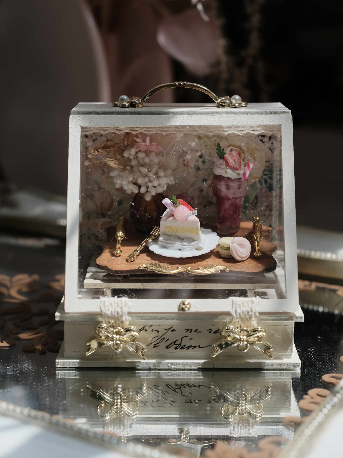1/6 1/12 Scale Miniature Dollhouse Cake Display Cabinet
