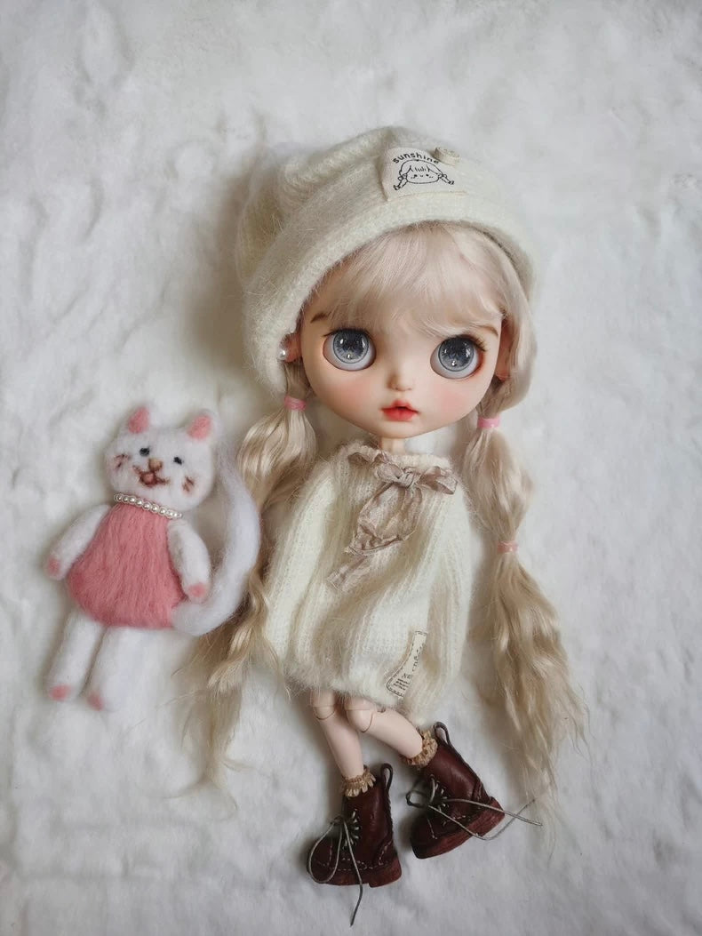 Soft White Sweater Blythe BJD Set - Handmade Doll Clothes - ToastDoll
