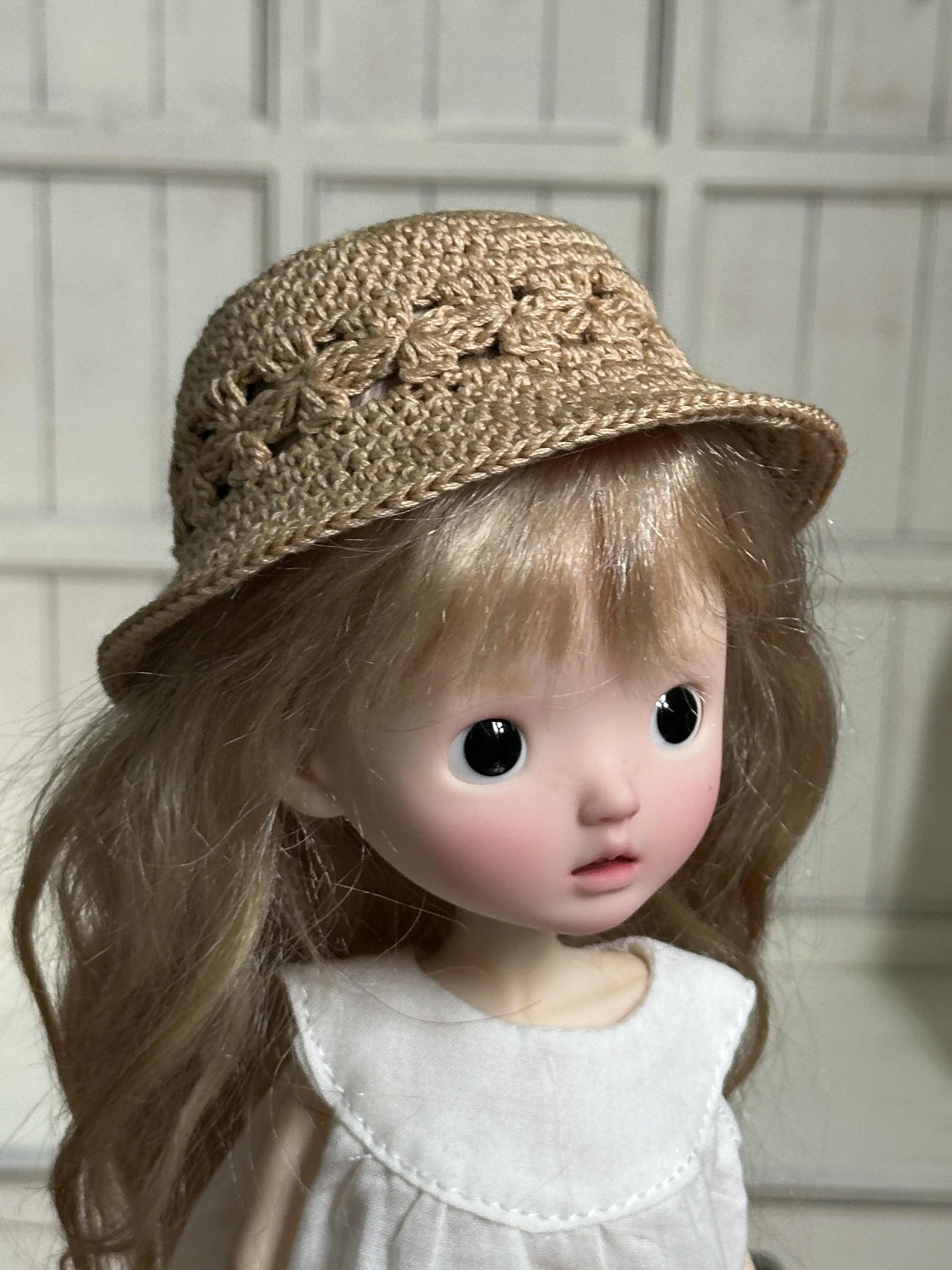 Crochet Cloche 1/6 BJD Hat On Doll Display | ToastDoll