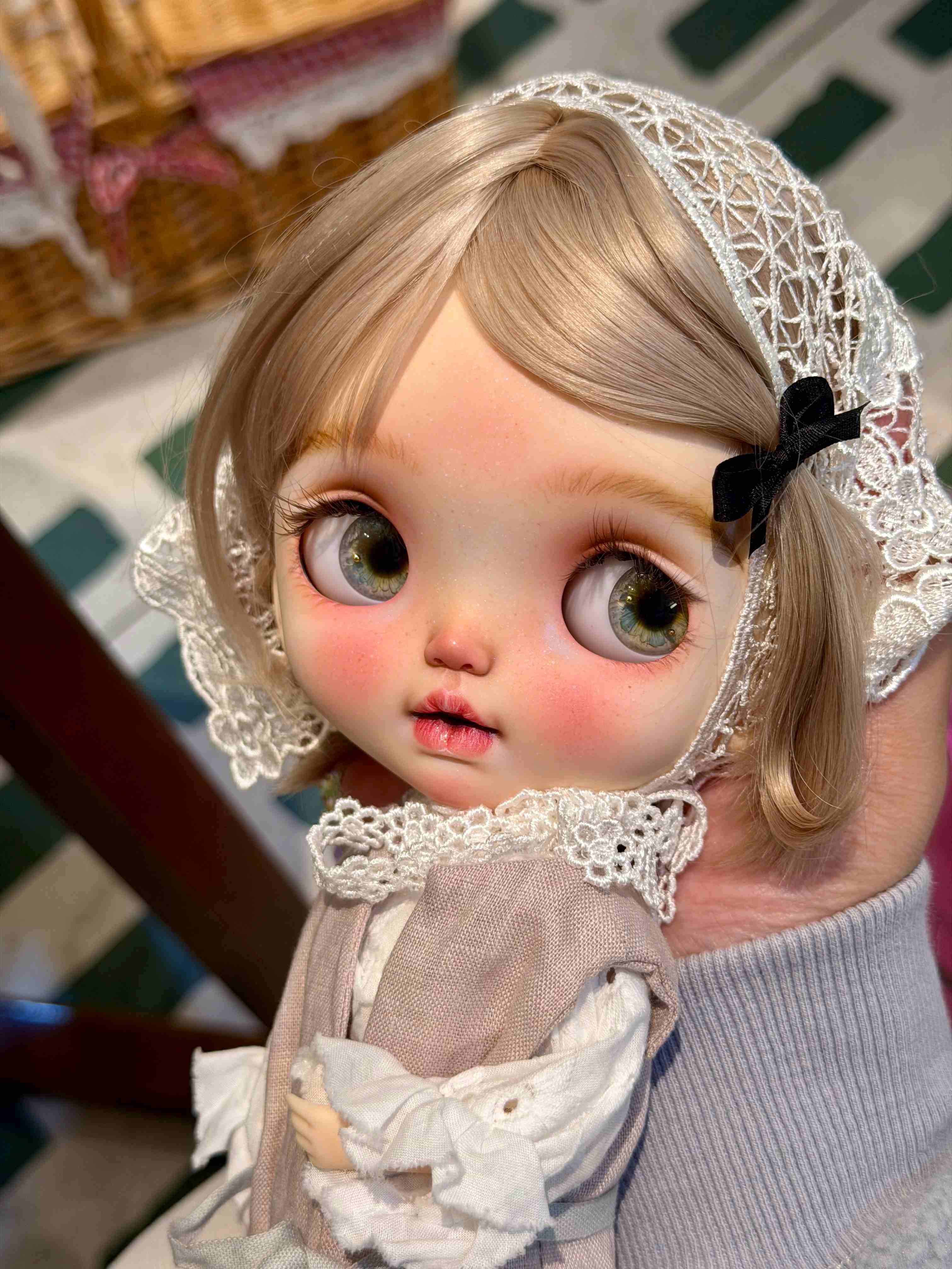 Mabel Custom Blythe OOAK Face Up Detail | ToastDoll