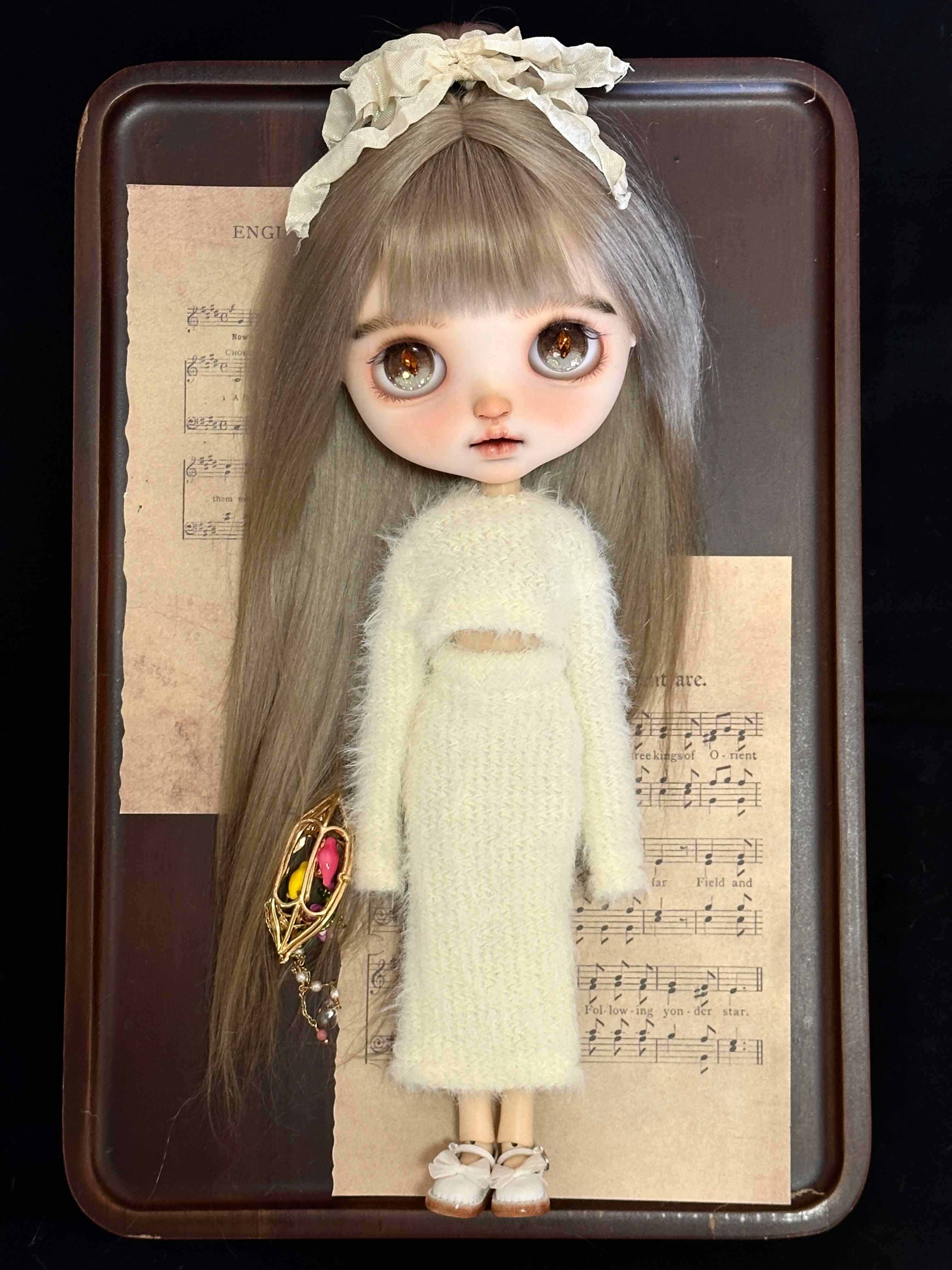 Soft Fuzzy Slim Blythe White Skirt Set | ToastDoll
