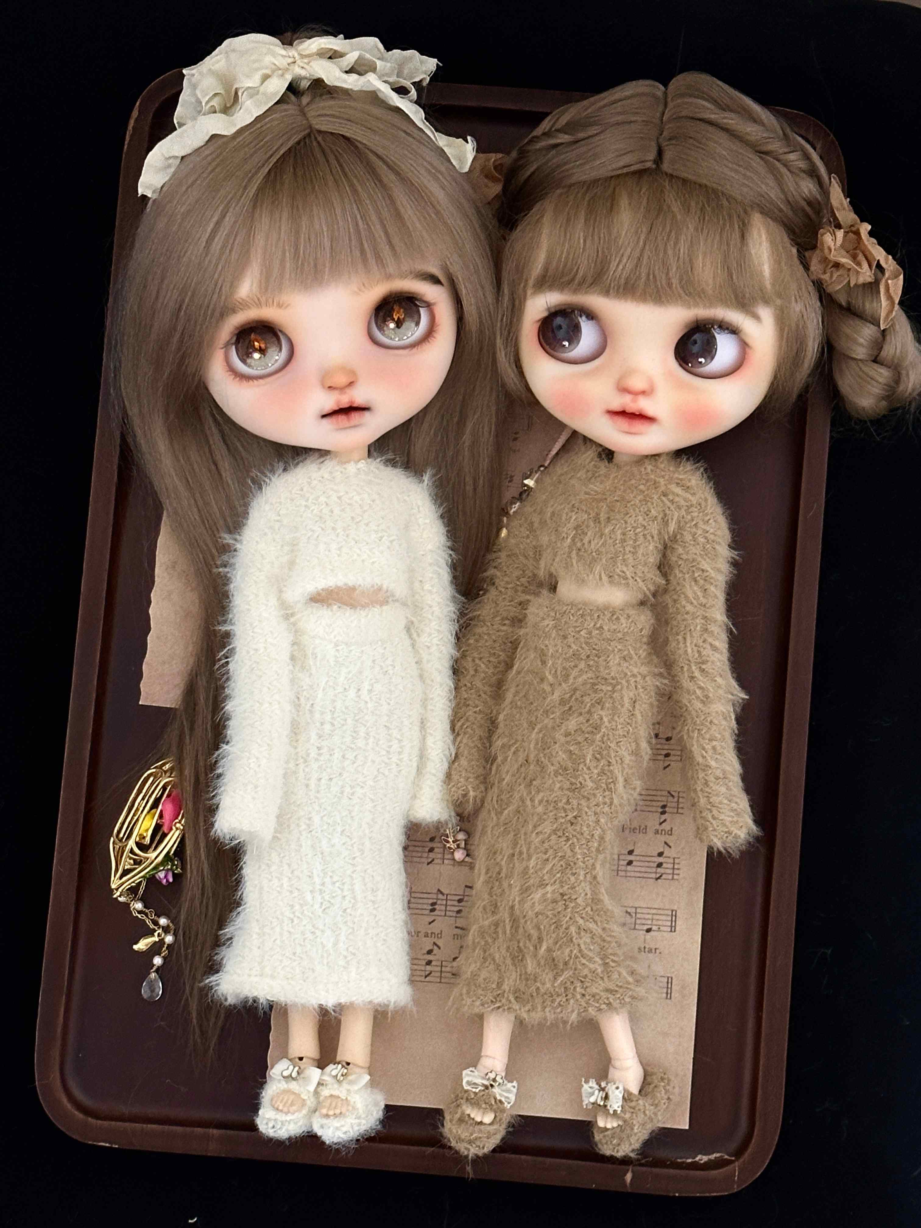 Soft Fuzzy Slim Blythe Skirt Set Front View | ToastDoll