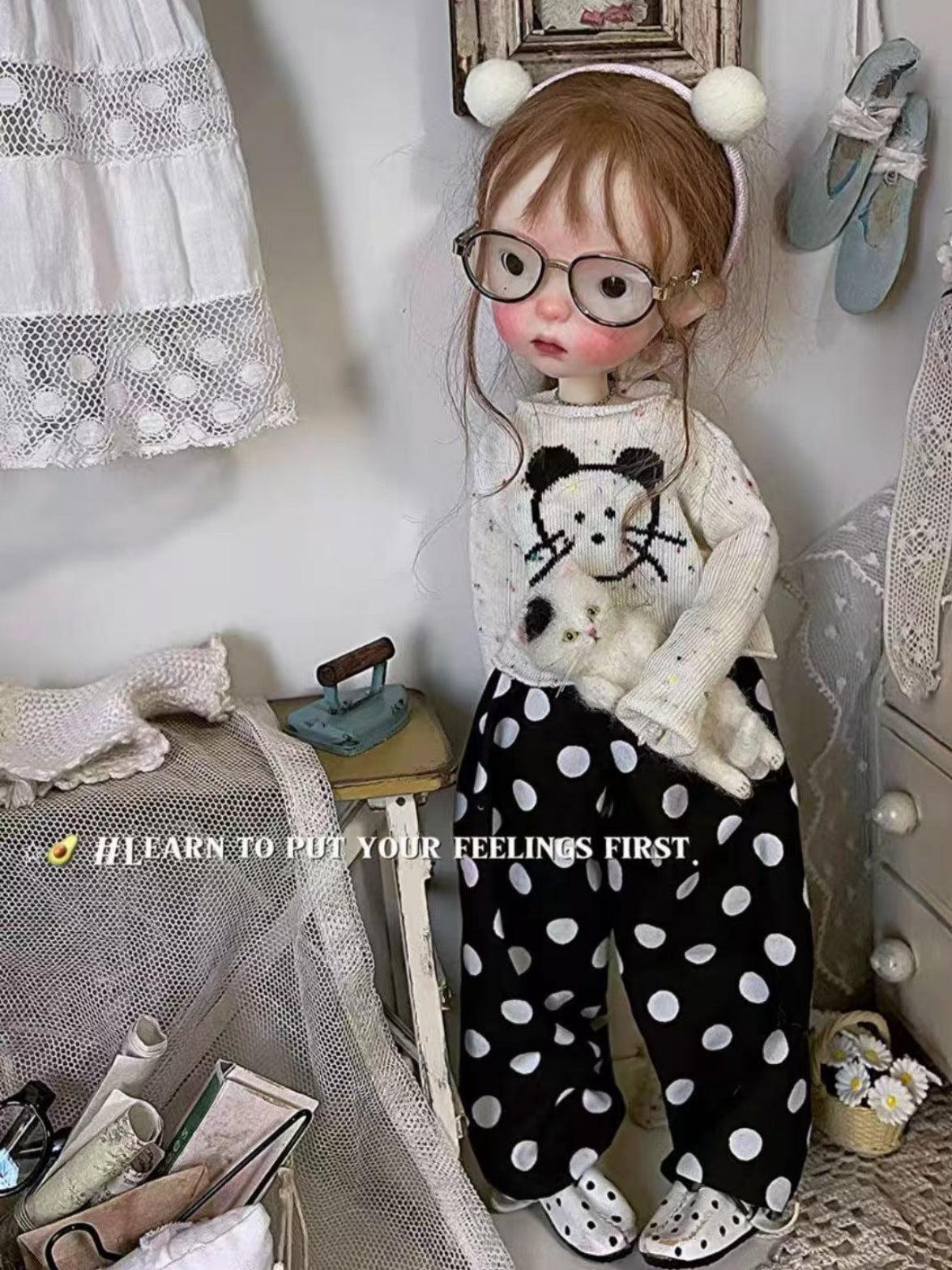 Mouse Knit Polka Dot 1/6 BJD Outfit On Doll Display | ToastDoll