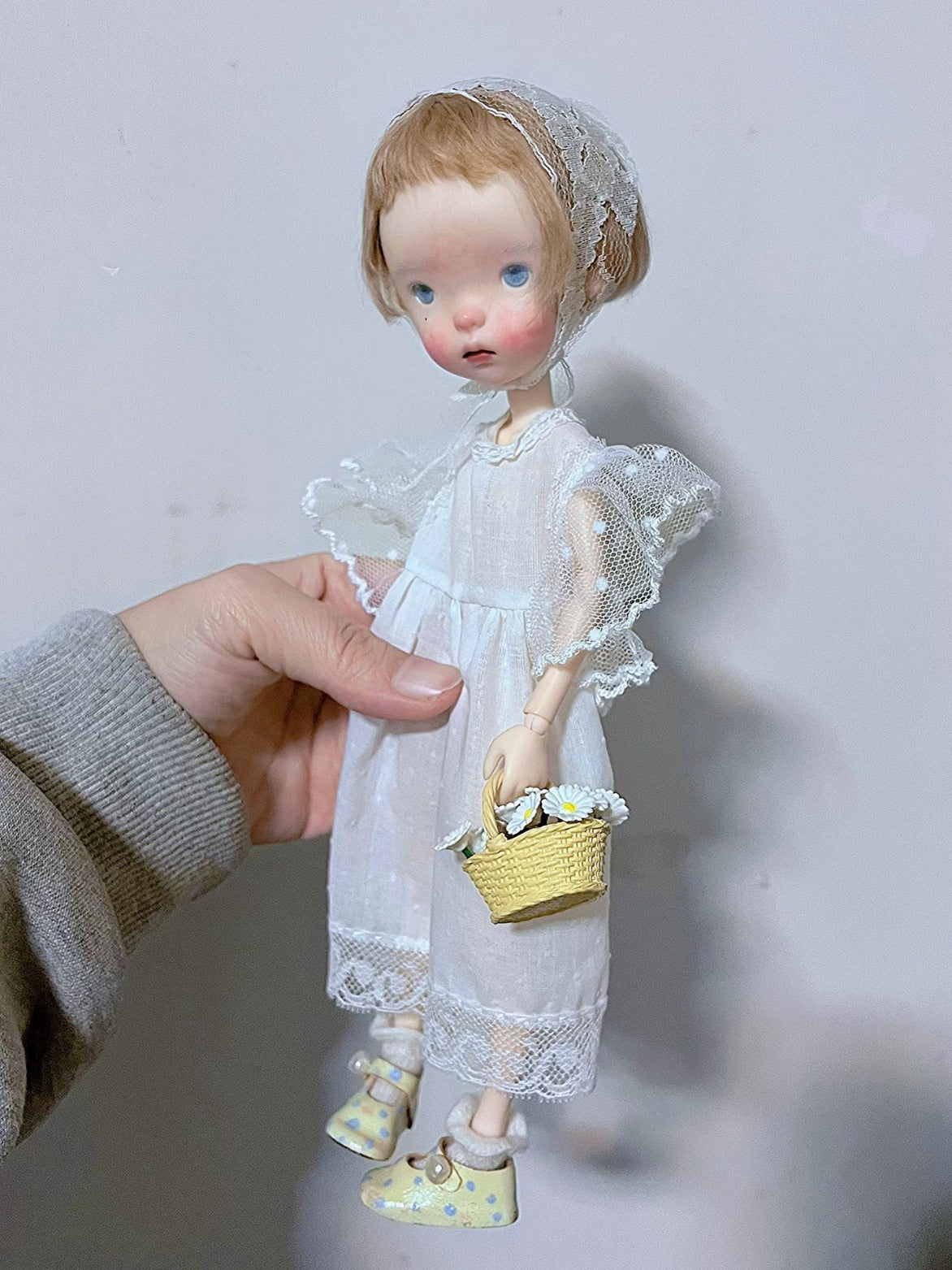 Lace White Tulle Blythe BJD Dress On Doll Display | ToastDoll