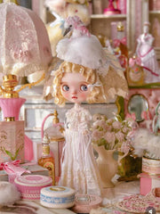 Destiny Twins Custom Blythe OOAK Full Body View With Swan Hat | ToastDoll